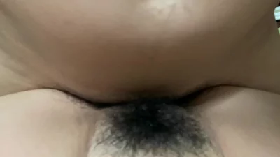 女神自己拿手机拍无套抽插她的骚逼