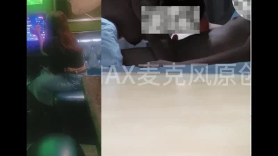 [原创]潮吹少妇！见面就开房连续潮吹7次！